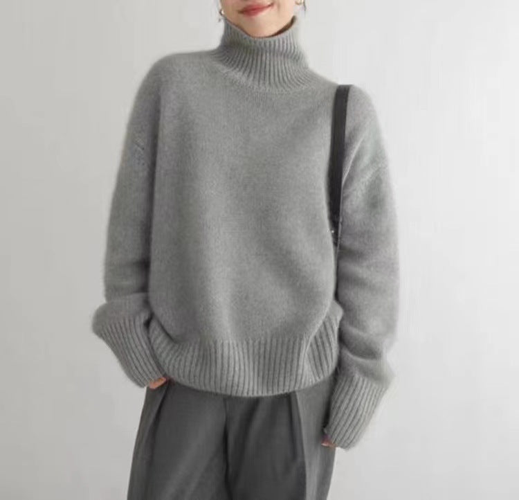 FrostyBabe™ Cozy Cashmere Turtleneck